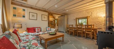 Télévision, cheminée