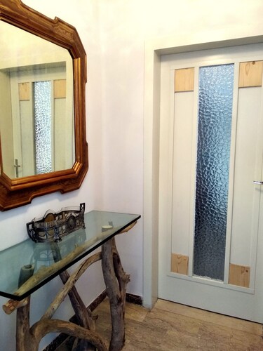 Bright, comfortable apartment near the historic center