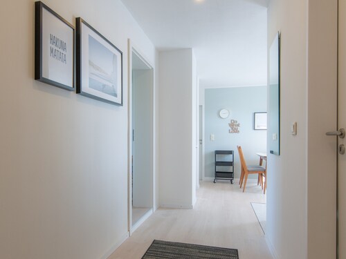 Spacious vacation apartment with terrace and garden