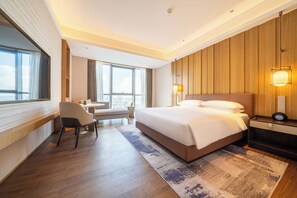 Phòng đôi Club, 1 giường cỡ king, quang cảnh thành phố | Bộ đồ giường cao cấp, chăn bông, khu vực làm việc phù hợp cho laptop 