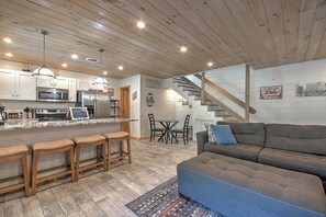 Interior - EXPERIENCE THE WATER'S EDGE.  FAMILIES LOVE IT! EVERYONE LOVES IT!
 (Butler)