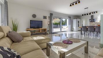 Televisión y futbolito