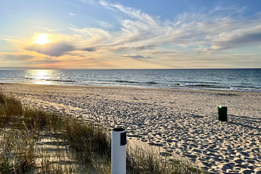 Steps From Lake Mich I 1 Bedroom Condo