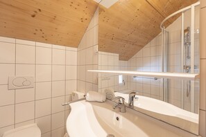 Bathtub, hair dryer, towels - Chalet # 140 with 4 bedrooms & Sauna (Stadl an der Mur)