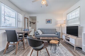 Classic Cabin, Ensuite, Garden View (Unit 6) | Interior