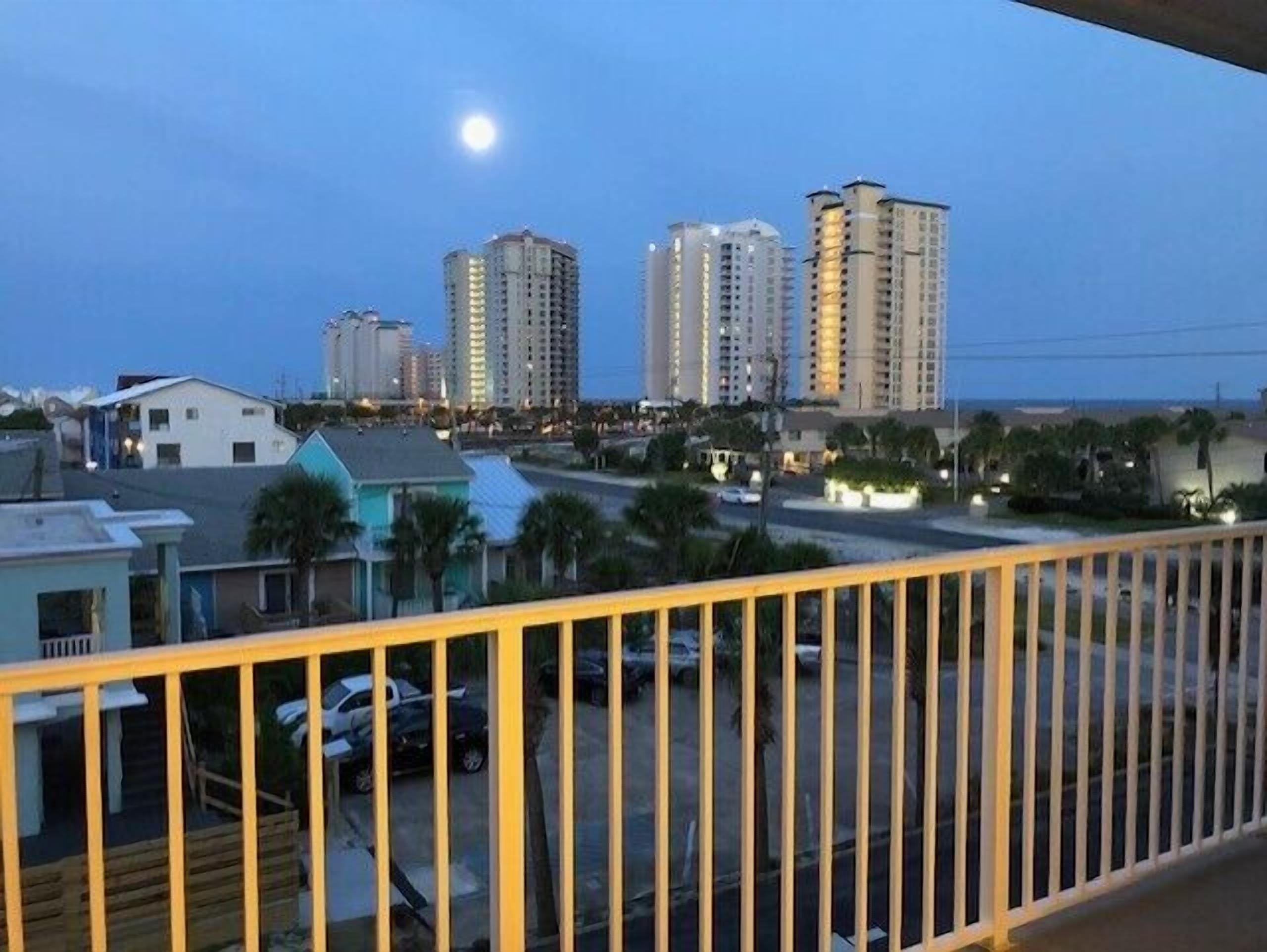 3 Bedroom Vacation Paradise, Reduced Rates!! Book Now!!