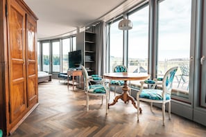 Penthouse, Seeblick (Unique Studio) | Wohnbereich