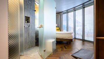 Télévision à écran plat de 100 cm avec chaßnes numériques, télévision