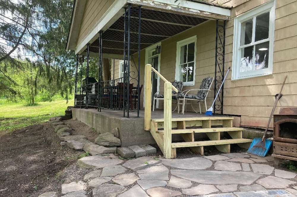 200 Year Old Farmhouse on Private 8 Acre Lake
Pet Friendly....