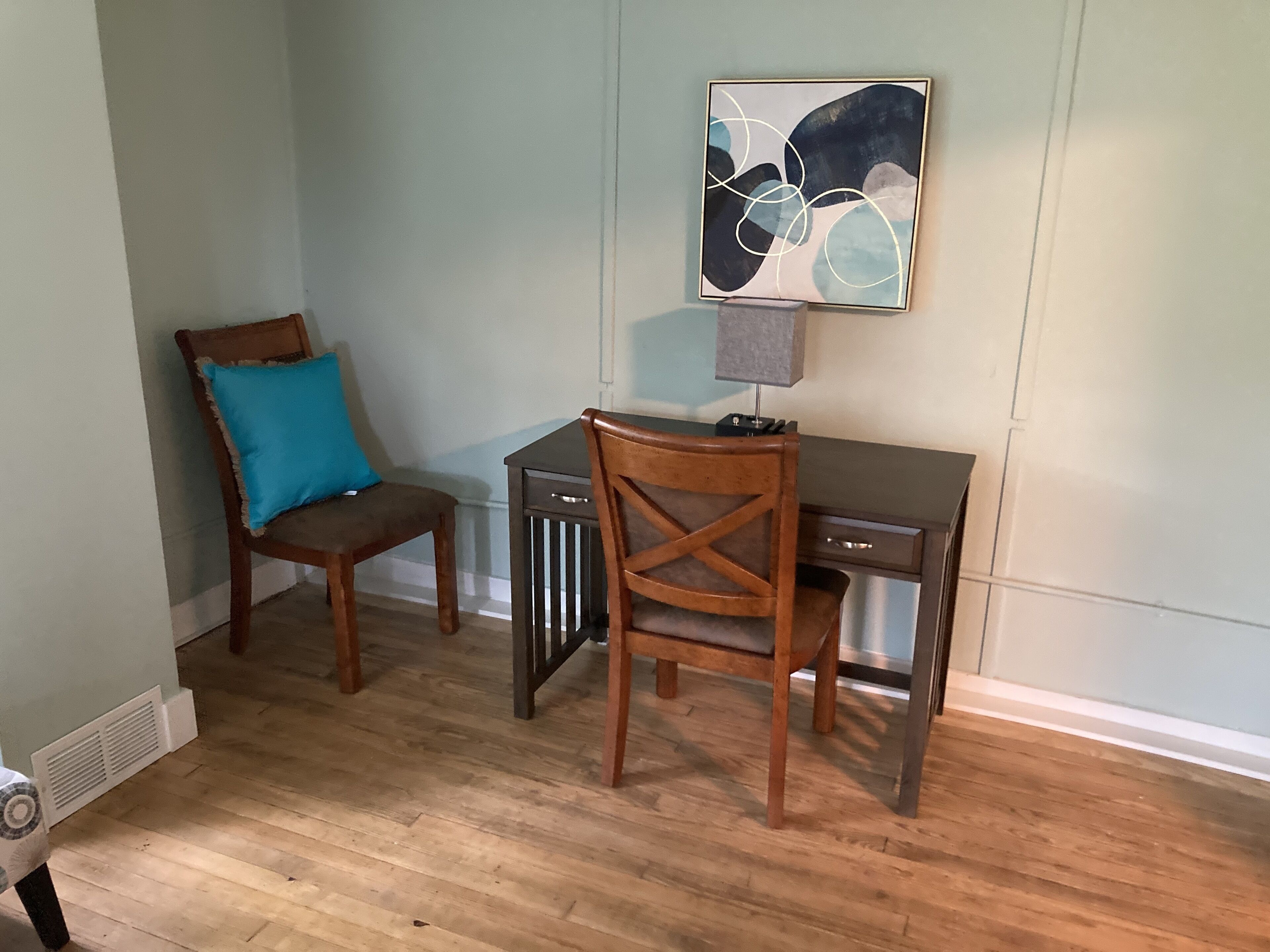 200 Year Old Farmhouse on Private 8 Acre Lake
               Pet Friendly....