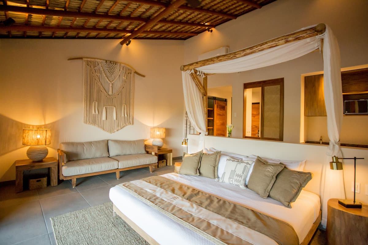 Junior Suite Tropical | Premium bedding, in-room safe, individually decorated
