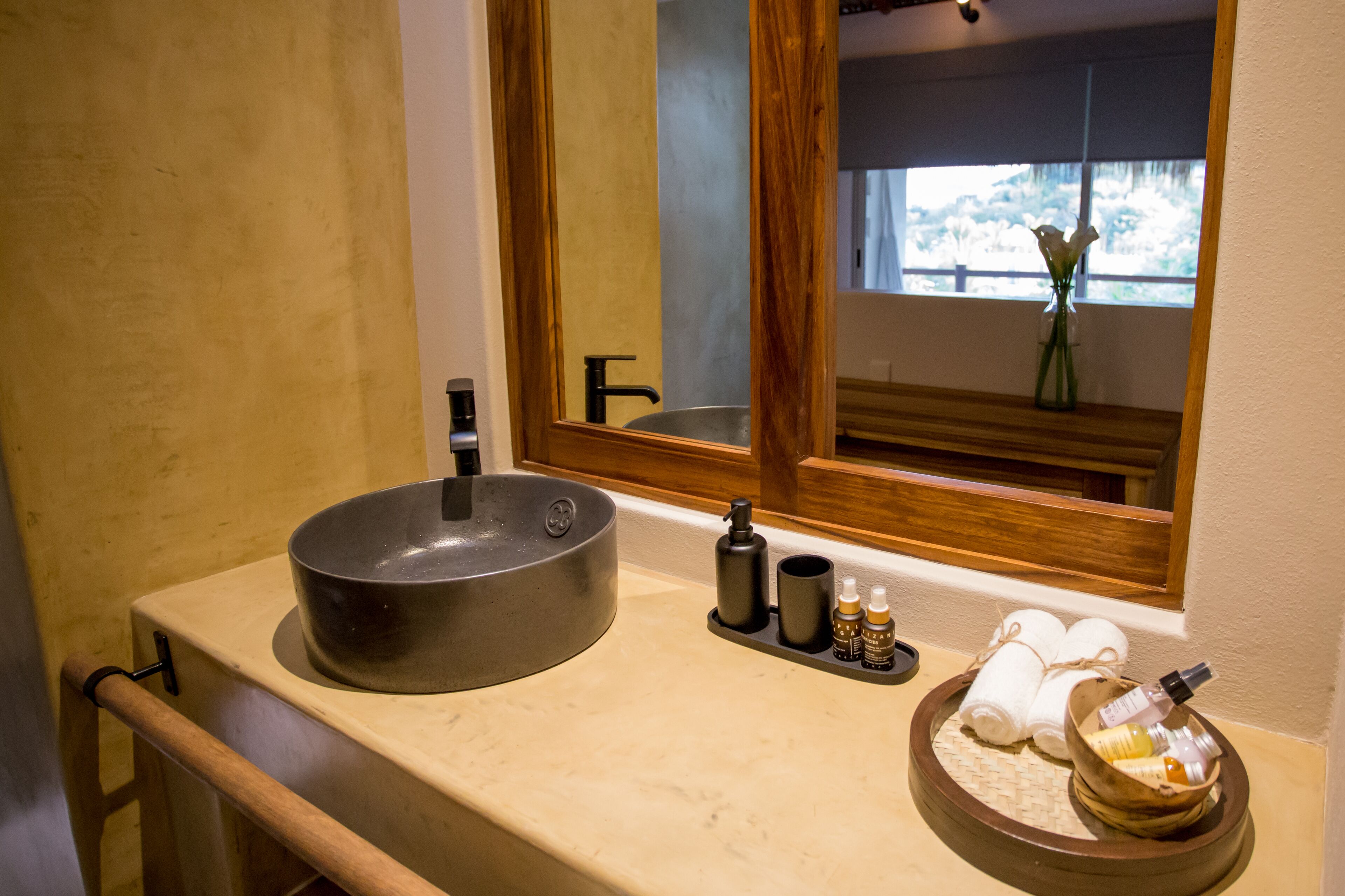 junior suite tropical | bathroom | shower, hair dryer, towels, soap