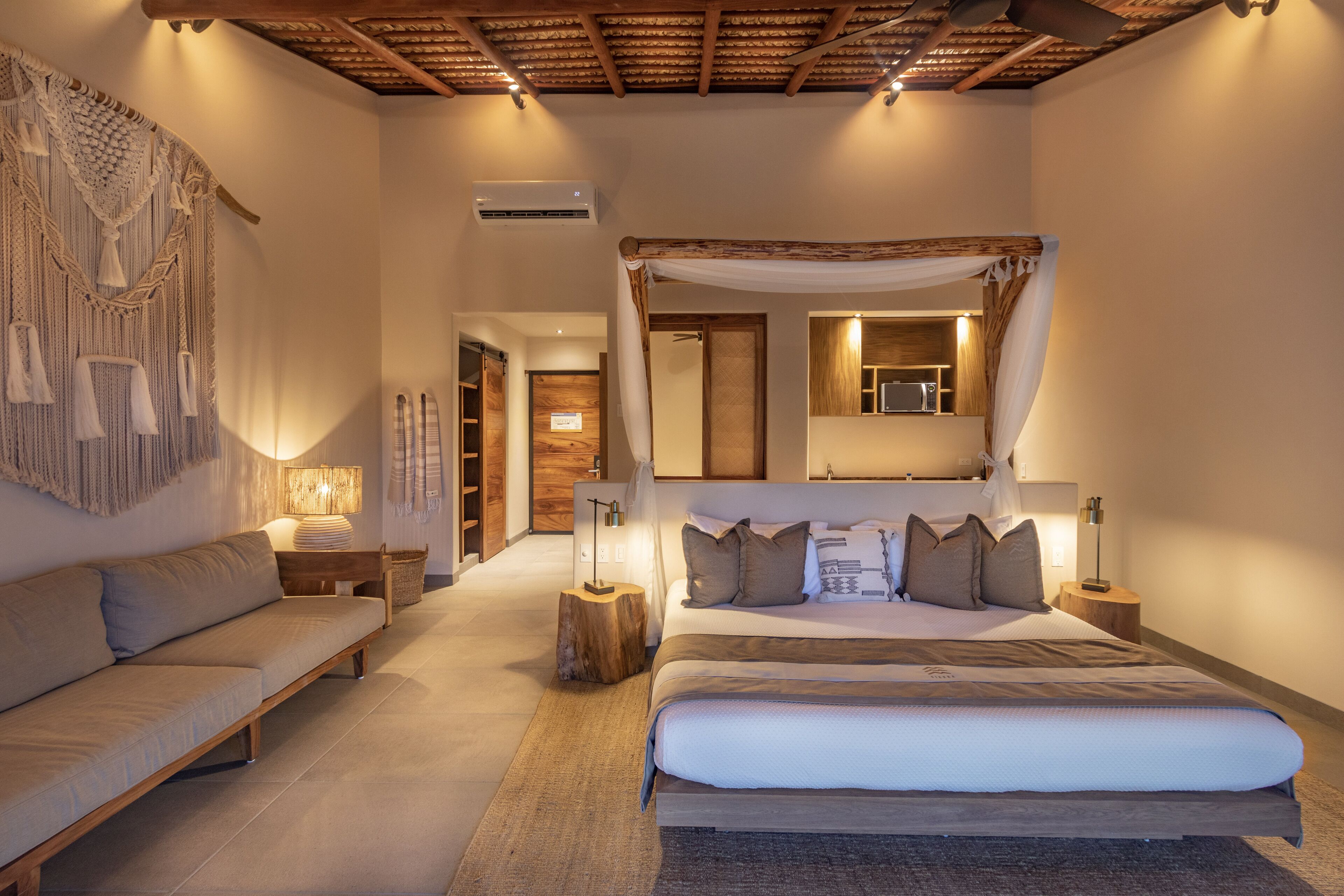 junior suite tropical | 1 bedroom, premium bedding, in-room safe, individually decorated