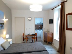 Iron/ironing board, free WiFi
