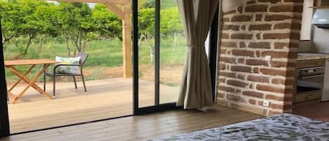 1 habitación y ropa de cama