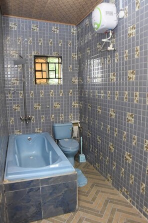 Cabana | Banheiro | Banheira e chuveiro separados, banheira de imersão, toalhas de banho 
