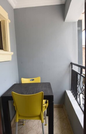 Balcony - Impeccable 1-bed Executive Luxury Hotel Apartment (Lekki)