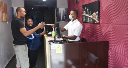 Impeccable 1-bed Executive Luxury Hotel Apartment