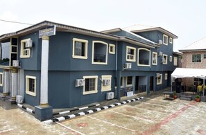 Cabin | Exterior - Impeccable 1-bed Executive Luxury Hotel Apartment (Lekki)