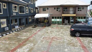 Cabin | Parking | Free self parking