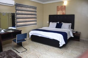 Cabin - Impeccable 1-bed Executive Luxury Hotel Apartment (Lekki)