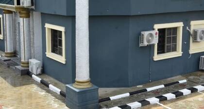 Impeccable 1-bed Executive Luxury Hotel Apartment