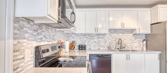 East Tucson - Large family home with pool and spa!