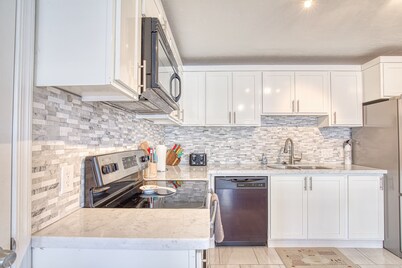 East Tucson - Large family home with pool and spa!