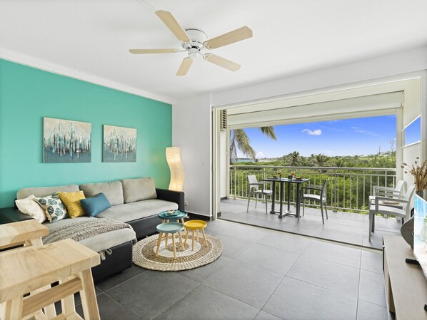 Una Smart TV, libros