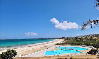 Newly Renovated 1 Bedroom Condo With Amazing Seaview! Beachfront Pool!