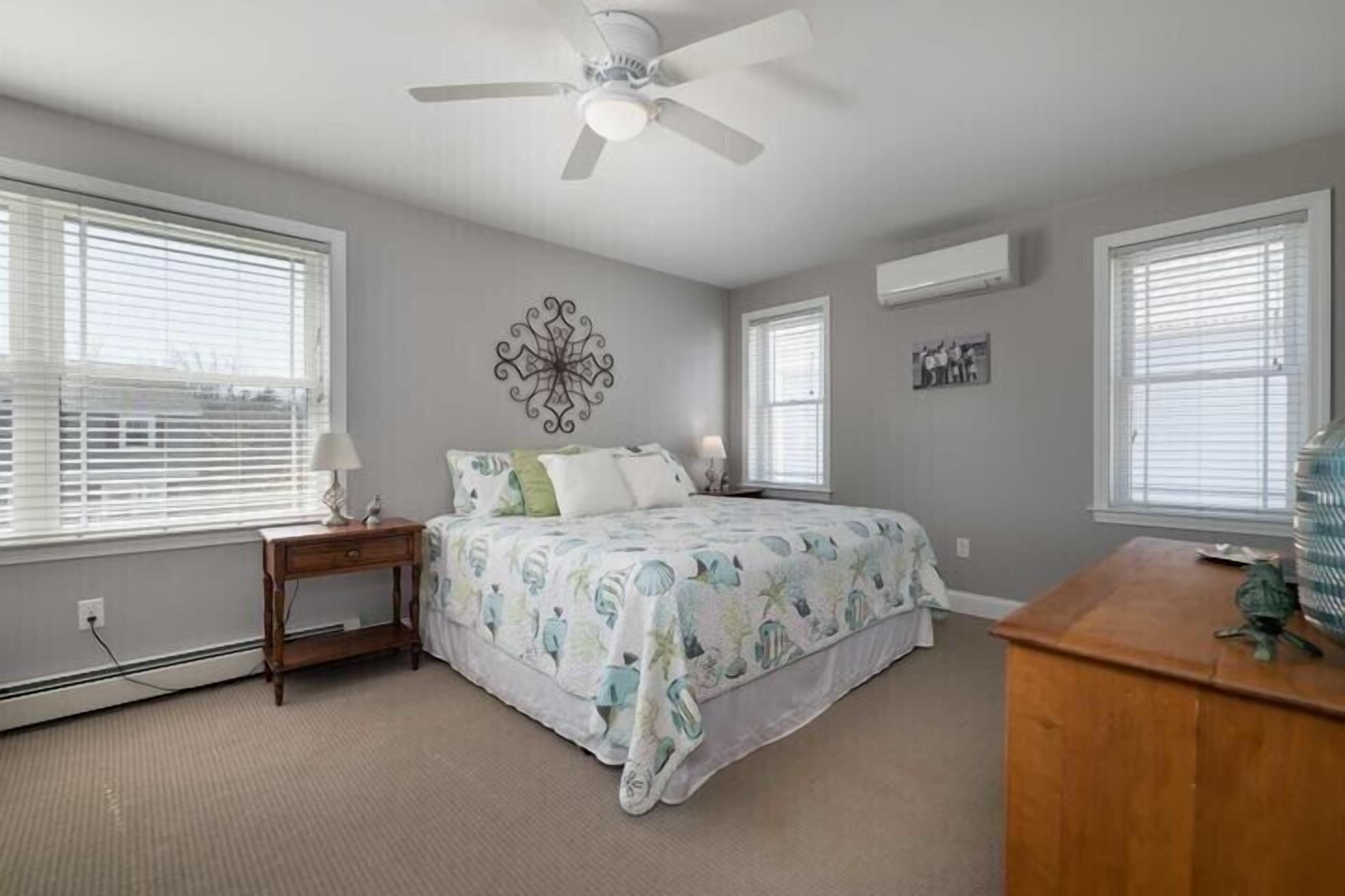 Geep's Dream - Fully Stocked Home Just Steps to the Beach!