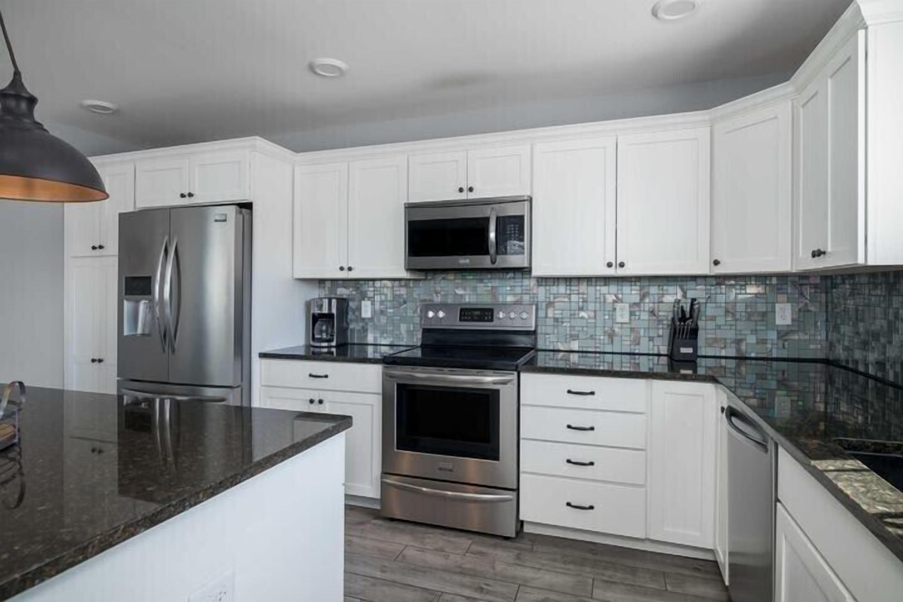 Geep's Dream - Fully Stocked Home Just Steps to the Beach!