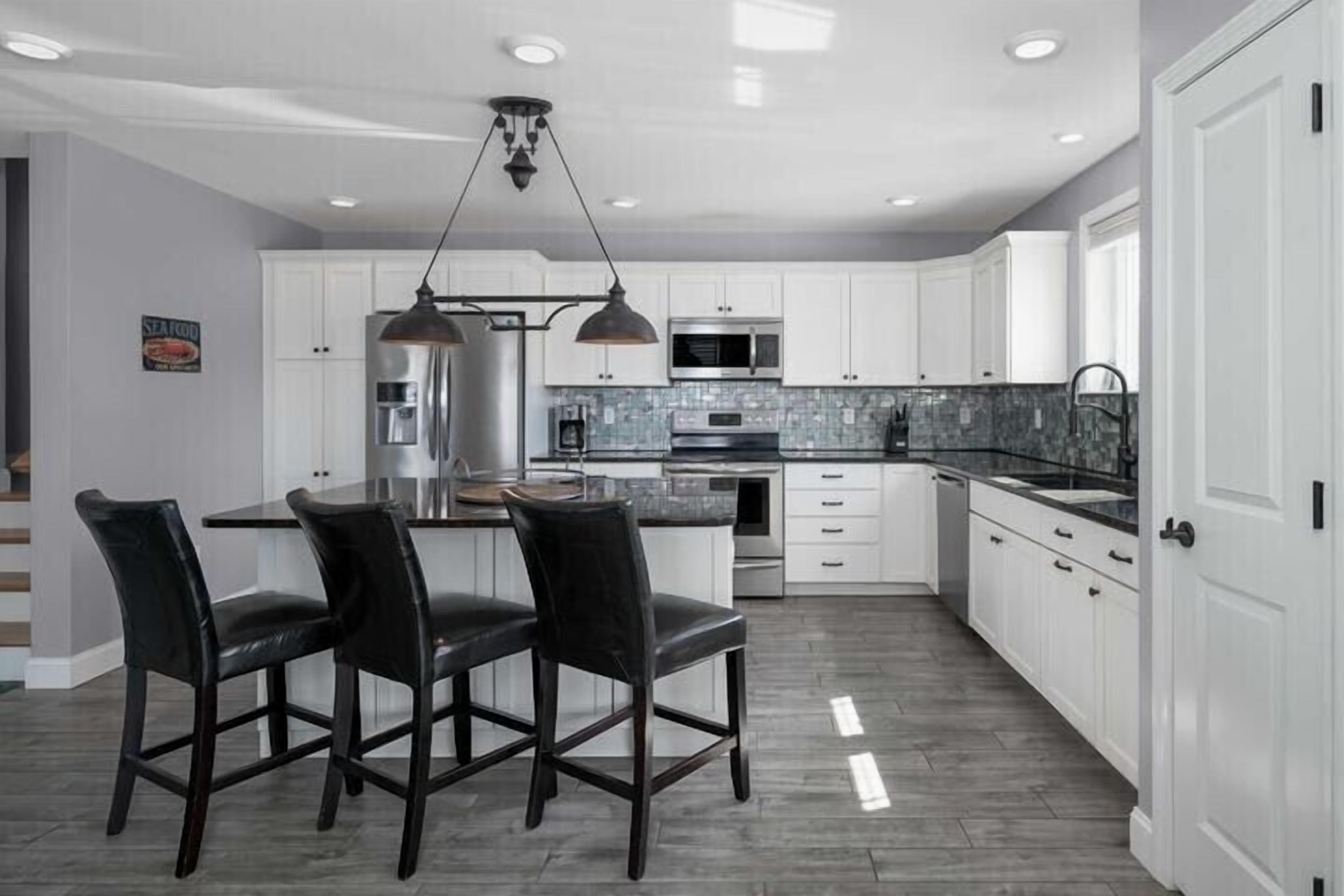 Geep's Dream - Fully Stocked Home Just Steps to the Beach!