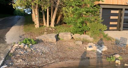 Relax, Peace & Tranquility surrounded by nature: Modern Farmhouse Style Cottage