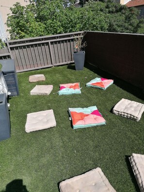 Property grounds - Charming Provencal house in the heart of town. (Toulon)