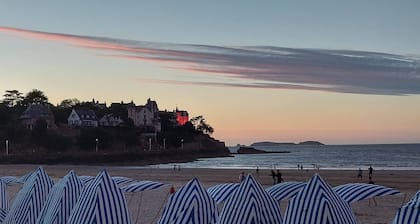 SEAFRONT HOME IN THE BAY OF MONT SAINT-MICHEL