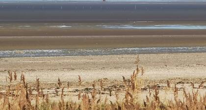 SEAFRONT HOME IN THE BAY OF MONT SAINT-MICHEL