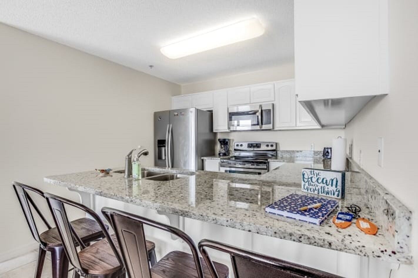 Gulf Island 1 Bedroom Condo with hall bunks and a sleeper sofa/ Sleeps 6