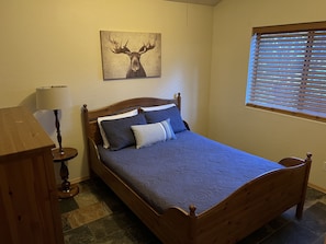3 bedrooms, desk, travel cot, free WiFi