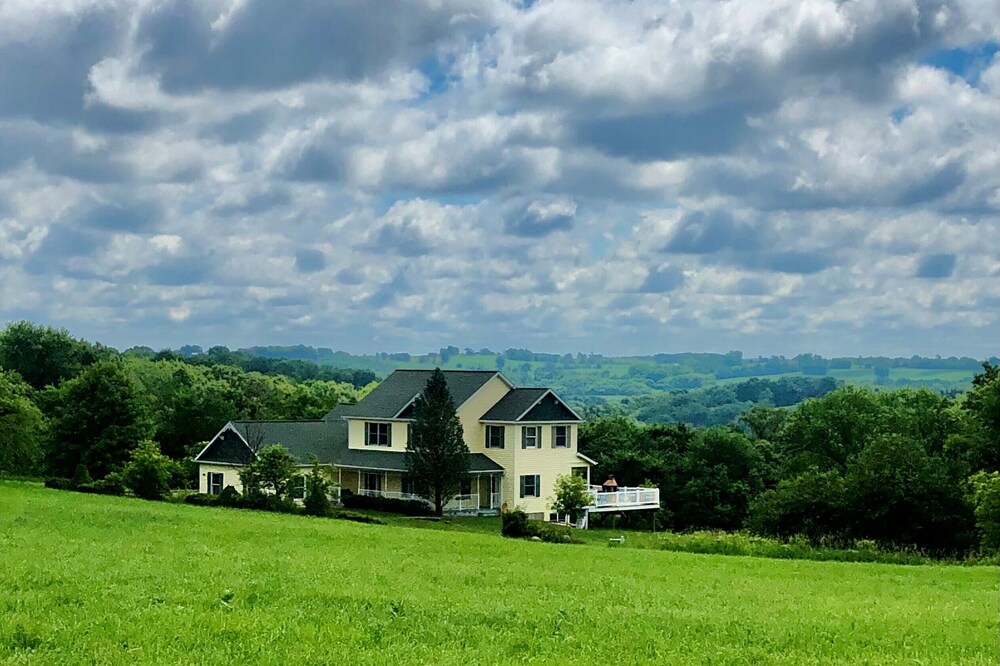 Wisconsin's Driftless Region Retreat