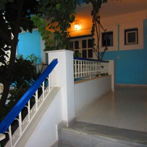 Exterior detail - Mariona Hotel (Samos)