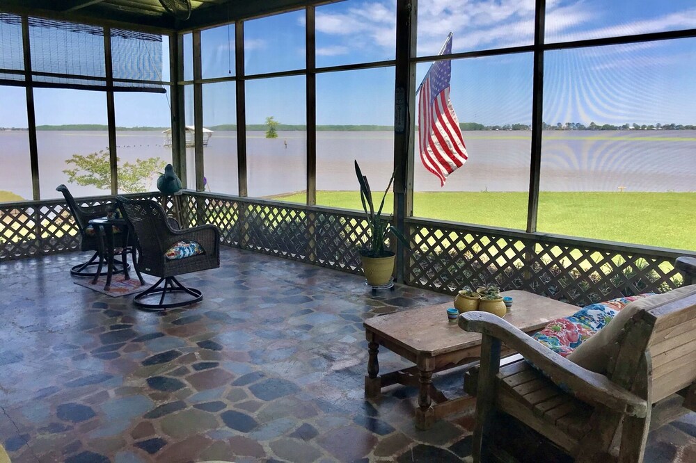 Lake Arthur Nita Rest, a tranquil lake house
