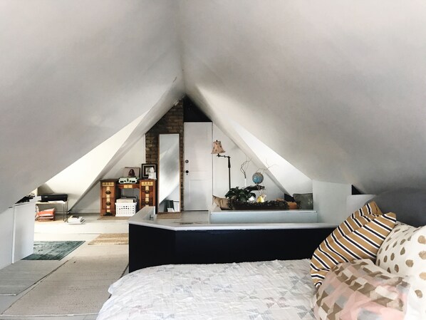 2 bedrooms, iron/ironing board, free WiFi, bed sheets - Design Inspired 2BD Apt | Heart of Uptown | Fenced Backyard | Off-Street Parking (Minneapolis)