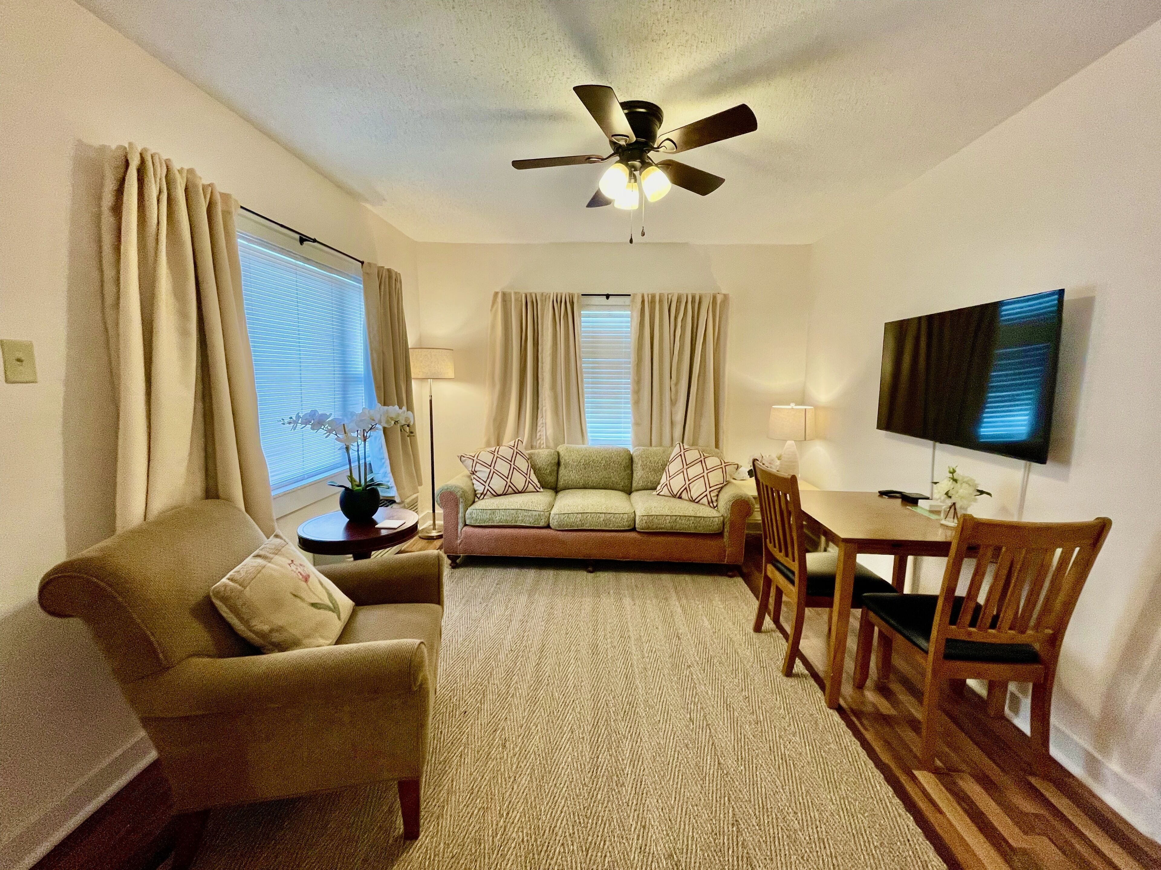 Comfortable & Clean 2-Bedroom Apartment in Midtown