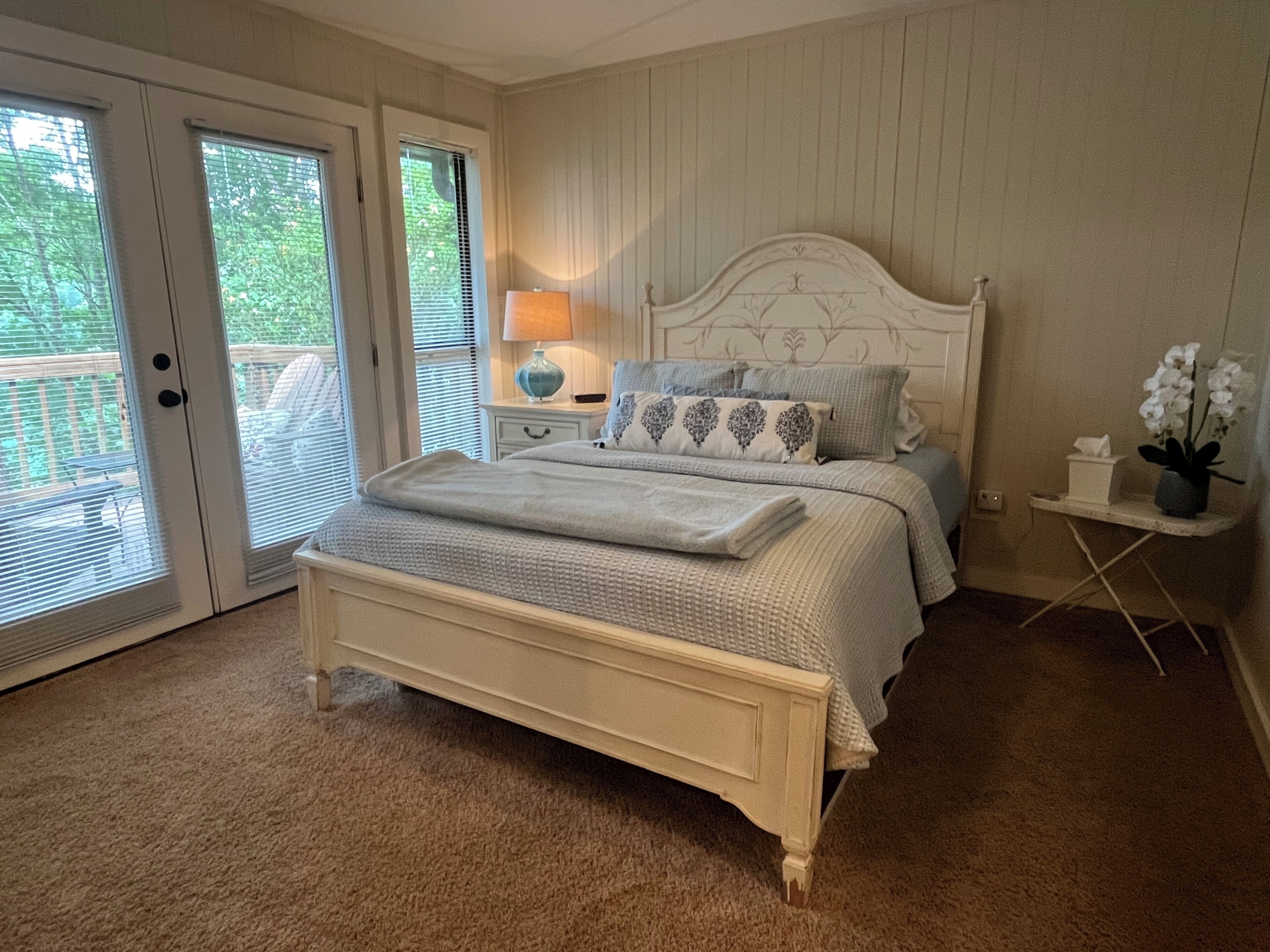 3 bedrooms, travel cot, WiFi, bed sheets