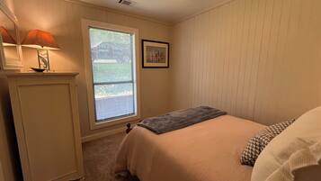 3 Schlafzimmer, Reisekinderbett, WLAN, Bettwäsche