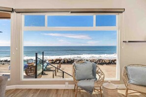Interior - Guest Favorite! Fire Ring on Sand Walk to Village (Oceanside)