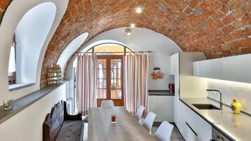 Kühlschrank, Ofen, Herdplatte, Geschirrspüler