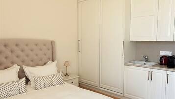 10 chambres, bureau, fer et planche à repasser, Wi-Fi gratuit