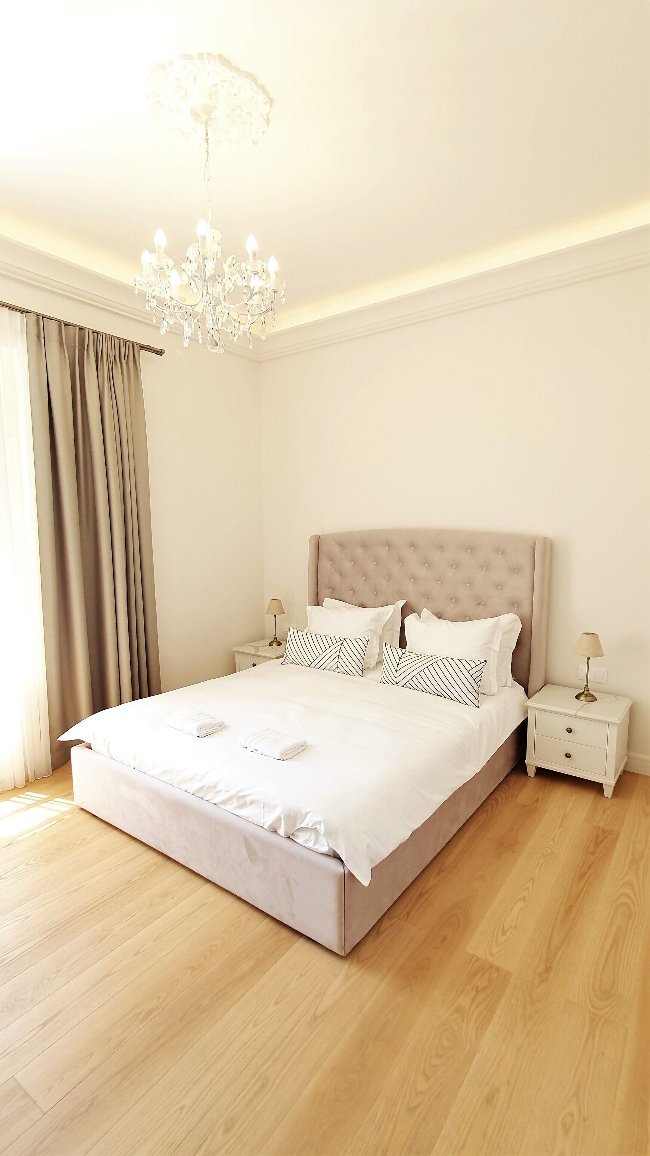 10 slaapkamers, een bureau, een strijkplank/strijkijzer, gratis wifi